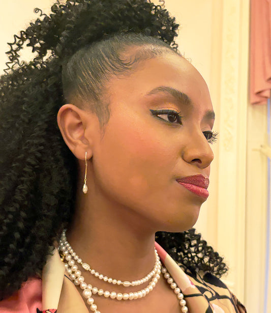 Trendy pearl choker necklace. Wear it alone or layer with other pearl necklaces. Contemporary pearl jewelry