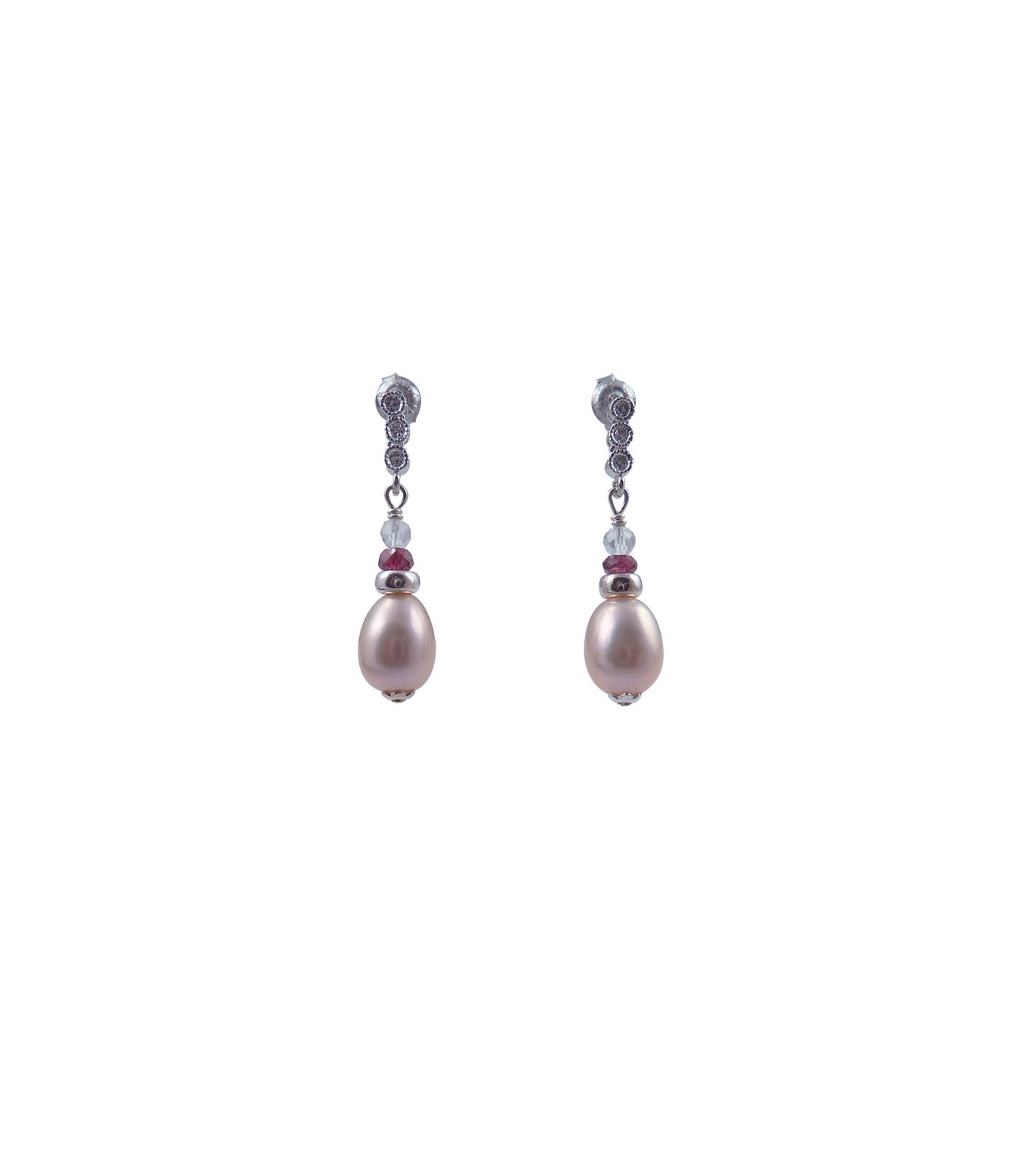 Elegant real pearl earrings feature lustrous freshwater pearls.  These dangling real pearl earrings are a great fashion accessory and jewelry gift for various occasions.  By Jewelry Olga Montreal Canada
