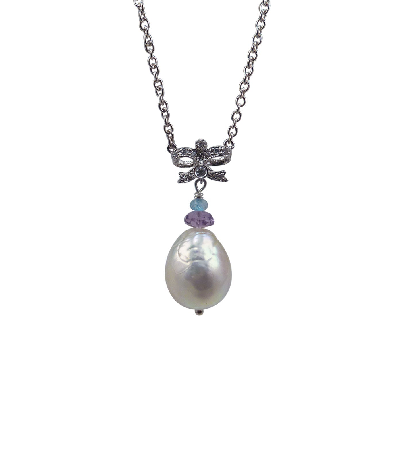 Stylish contemporary pearl jewelry featuring highly lustrous freshwater Chinese Kasumi pearl.  Modern pearl jewelry is a perfect gift for any occasion