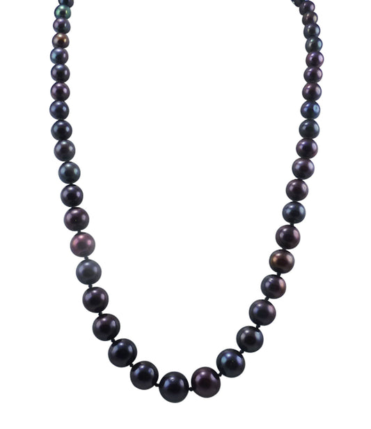 Classic graduated black pearl necklace