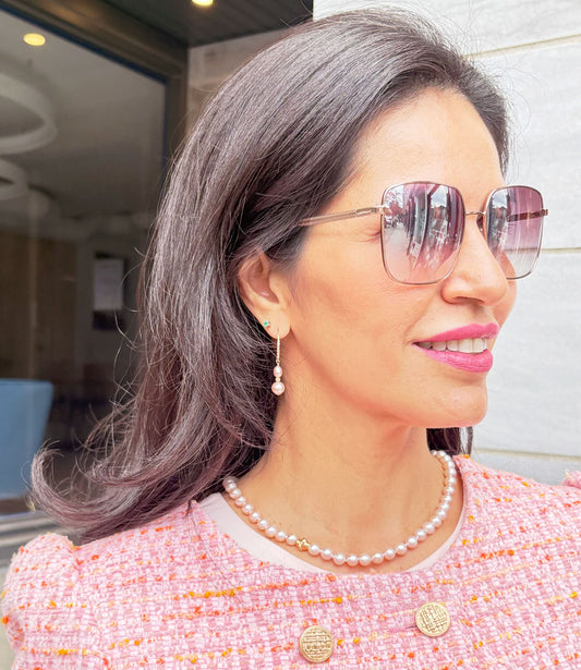 Contemporary pink pearl necklace will finish your look.  You may wear it with jeans or with an elegant suit.