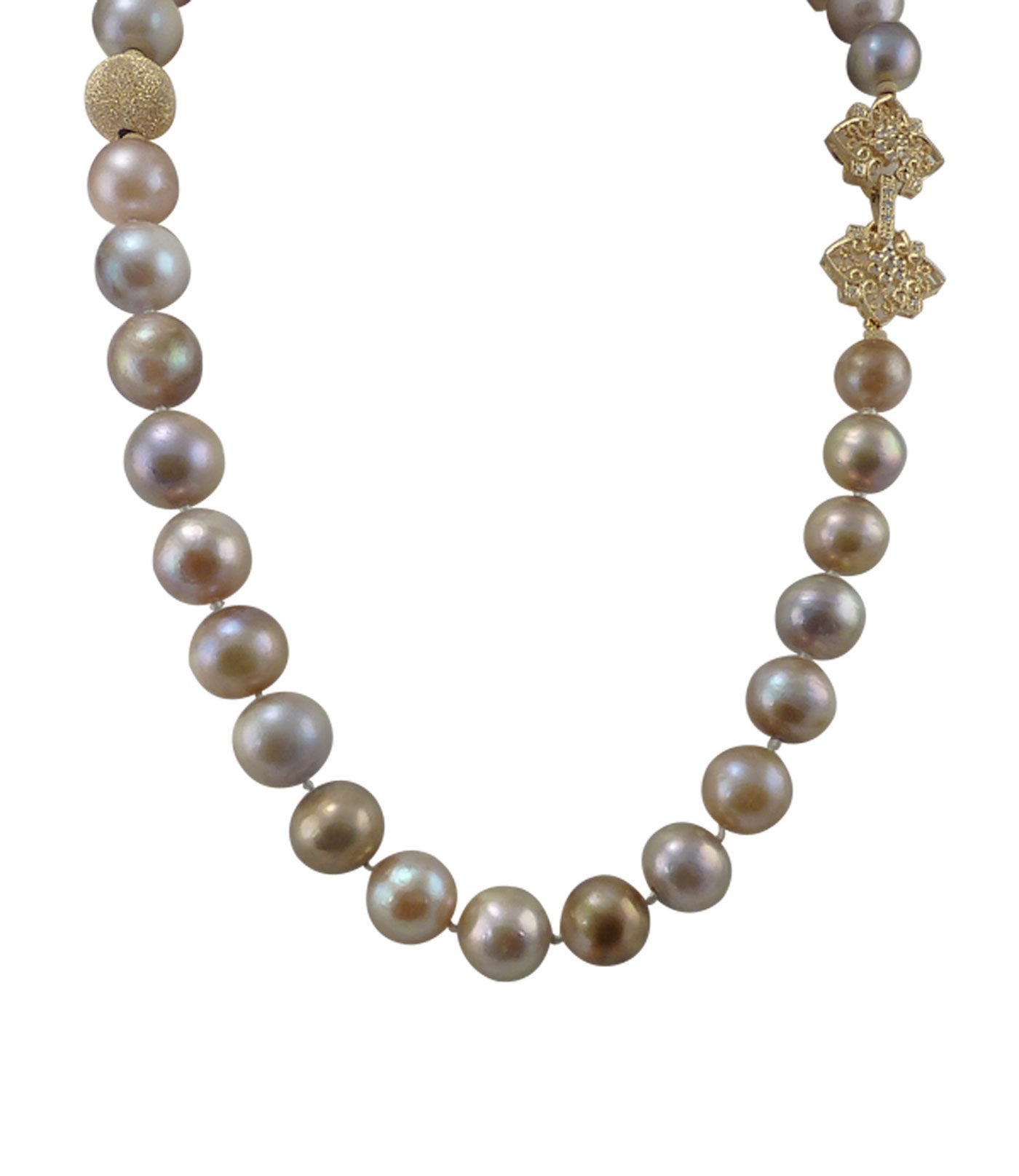 Elegant genuine pearl necklace.  Freshwater pearls. Pearl jewelry for fashion-foward women.