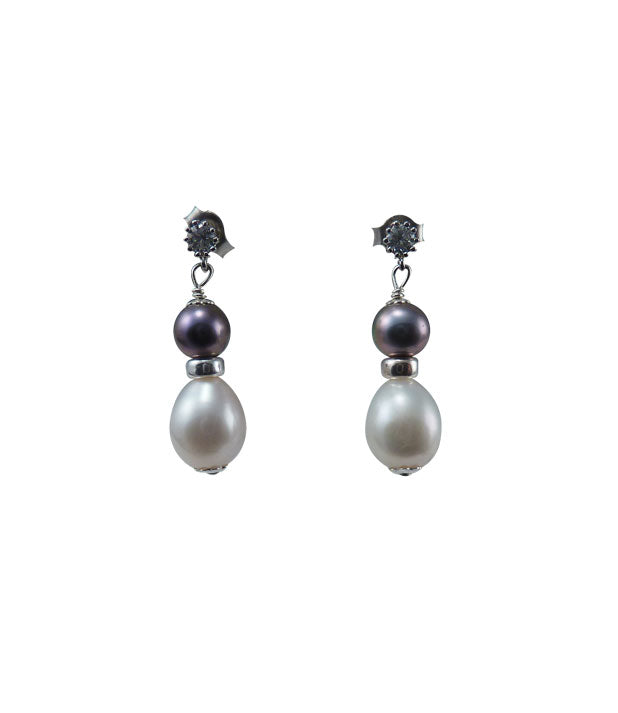 Dangling white and black pearl earrings for stylish women