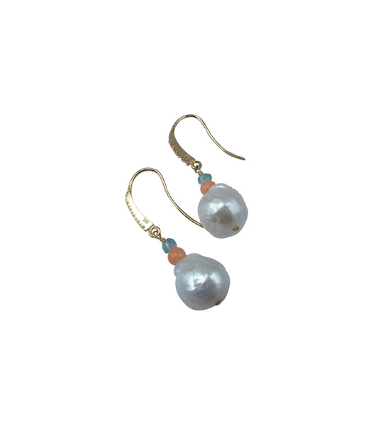 Contemporary pearl jewelry with real freshwater pearls.  Chinese Kasumi pearls.  White pearl jewelry is a must
