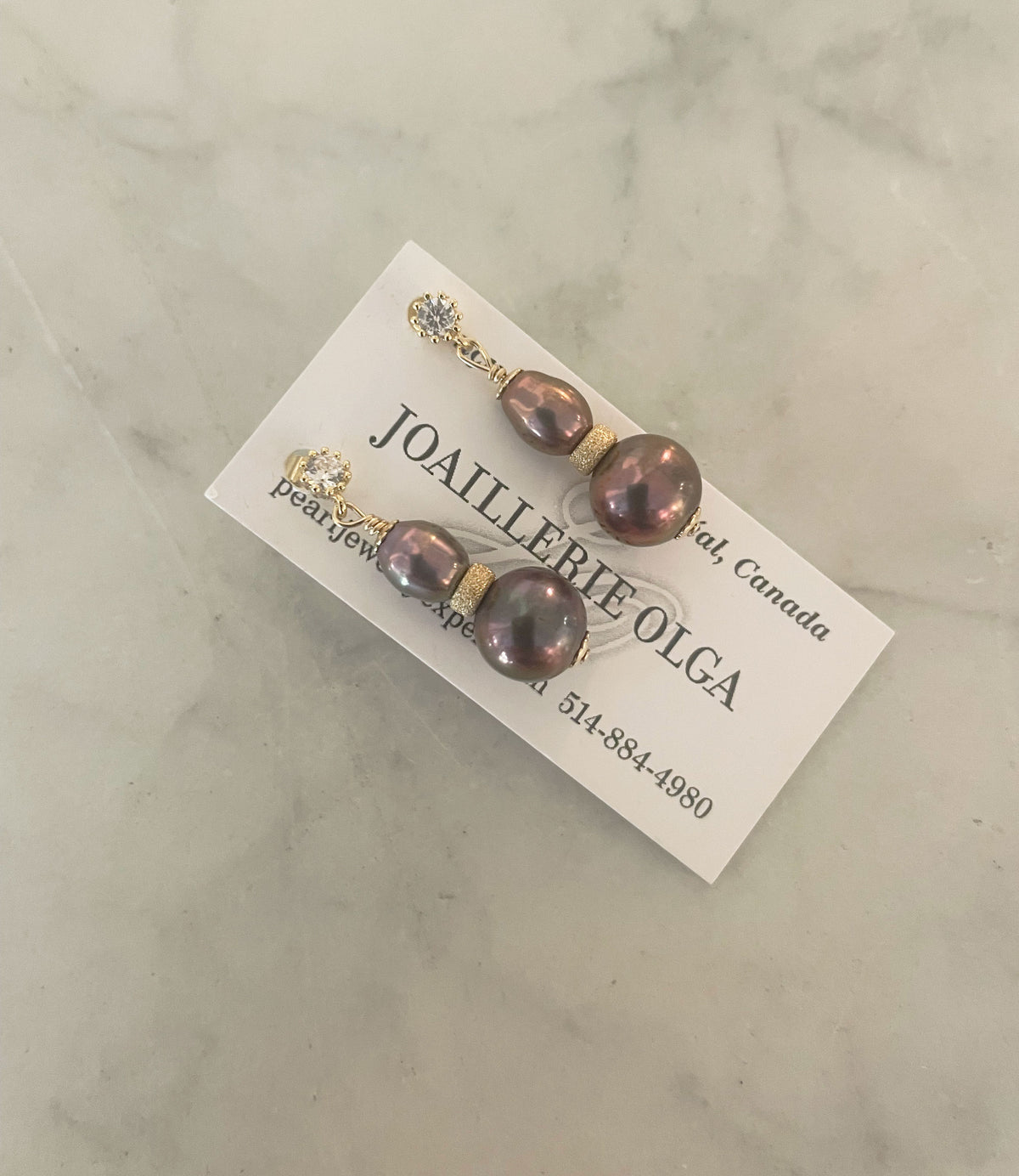Elegant black pearl jewelry - freshwater black pearl earrings.  Contemporary pearl jewelry for any occasion - for casual wear and for a party