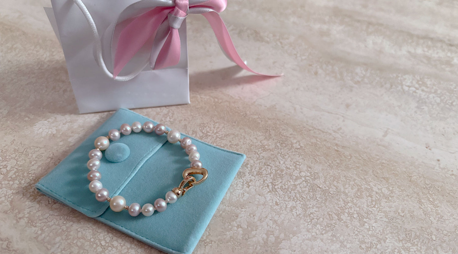 Mother's Day pearl jewelry gifts.  Offer her a thoughtful and timeless gift - a contemporary custom pearl bracelet designed and created by Jewelry Olga Montreal Canada