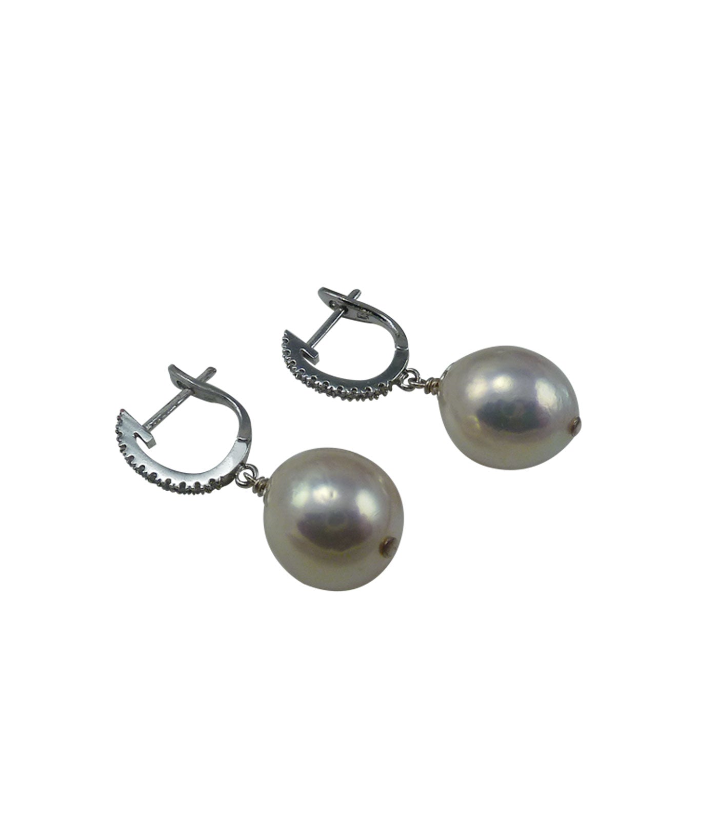 Stunning baroque pearl earrings featuring gorgeous Chinese Kasumi pearls.  Unique pearl jewelry
