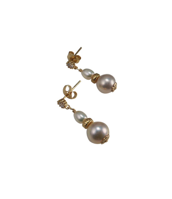 Lustrous pink pearl earrings. Designed and created by Jewelry Olga Montreal Canada. Olga Shevchenko is a Montreal jewelry designer